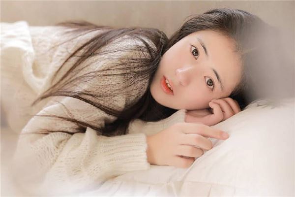 发髻高的人