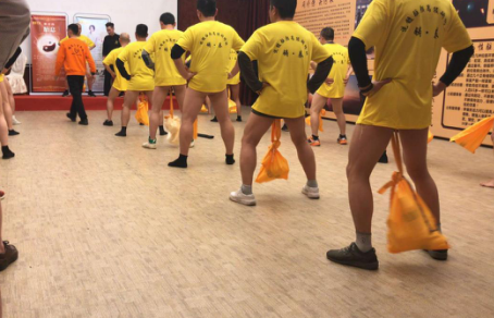 洗髓功根部垂吊图,根部垂吊功法怎么练?洗髓功垂吊方法