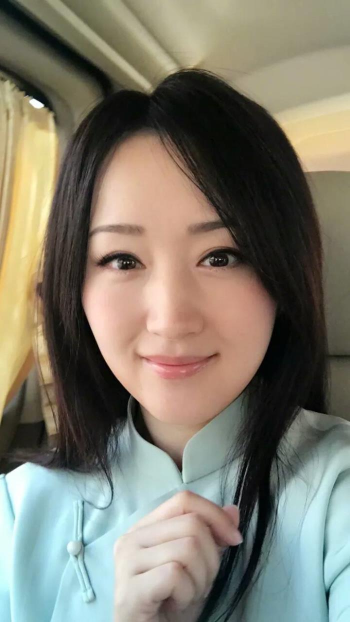 杨钰莹个人资料49岁杨钰莹似少女