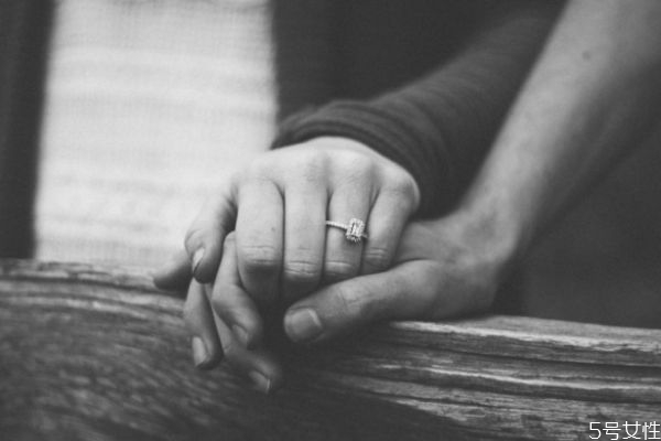 婚外情断联后男人心理 婚外情断联的几个阶段 当男人失去小三后会难过吗 婚外情断联多少天才算断开。