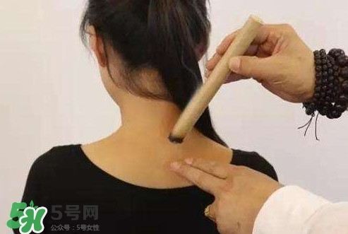 颈椎疼艾灸哪里?艾灸颈椎视频教程 颈椎疼艾灸哪里?艾灸颈椎视频教程